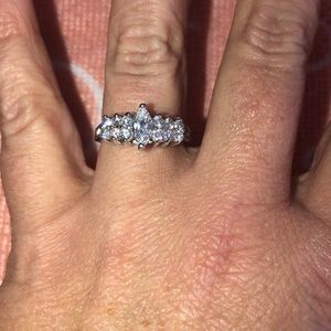 Size 8 cubic zirconia silver costume ring